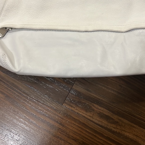 “Pour La Victoire XL Leather Shoulder Bag - Picture 4 of 13